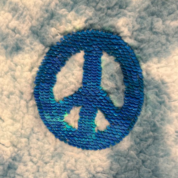 EPIC THREADS GIRLS SUGAR BLUE PEACE SIGN LOGO TOP - Picture 2 of 4